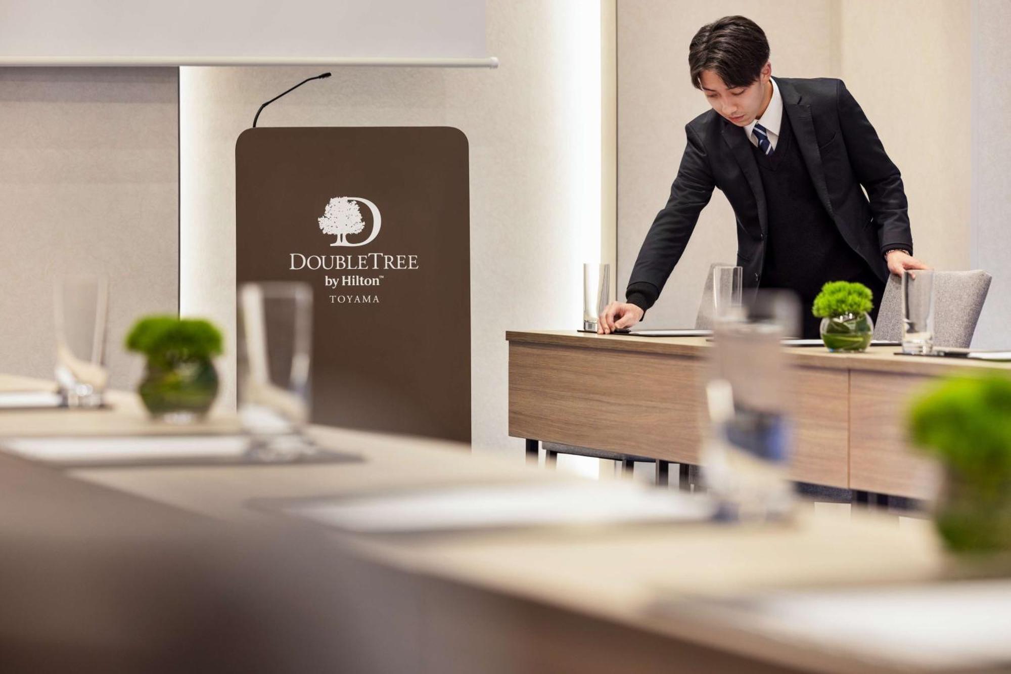 Doubletree By Hilton Toyama Otel Dış mekan fotoğraf
